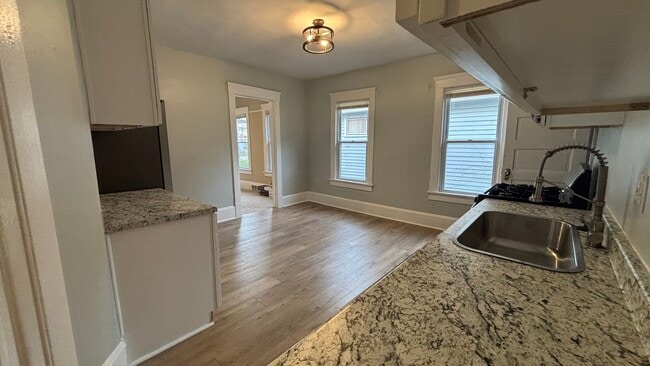Photo - 2303 Althen Ave