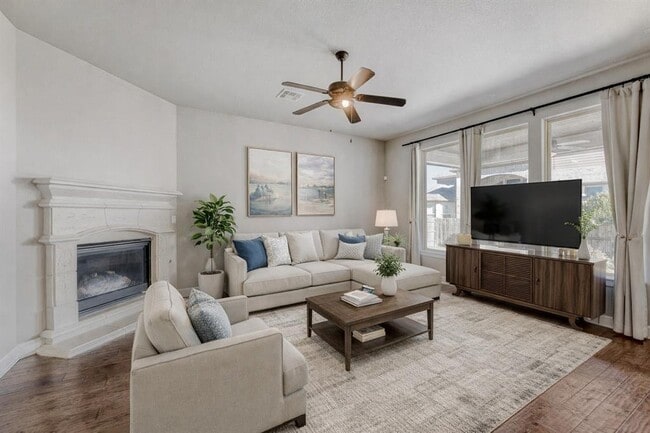 Photo - 112 Lockhart Lp