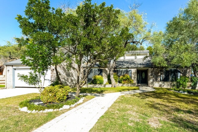 Building Photo - 13810 Hunters Hawk