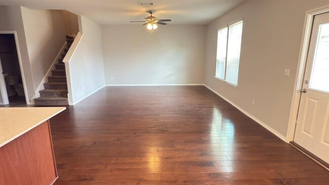Photo - 163 Russet Trl