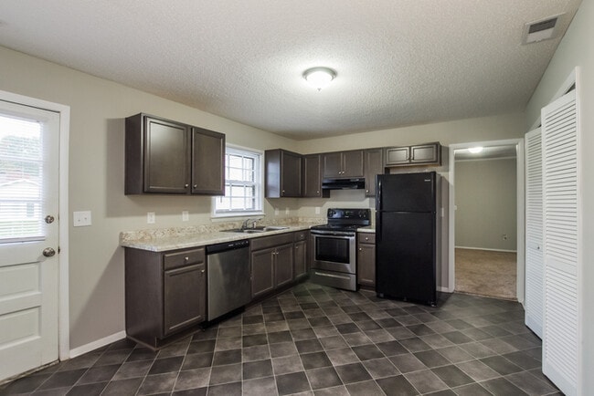 Photo - 102 1st Day St