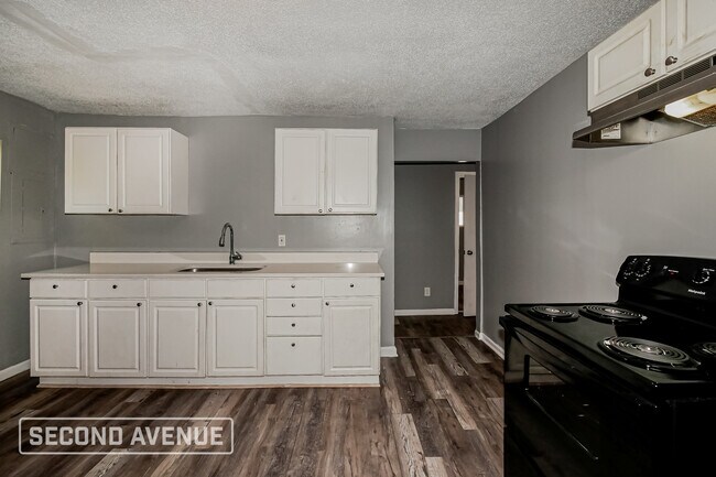 Photo - 2406 Indianapolis Ave