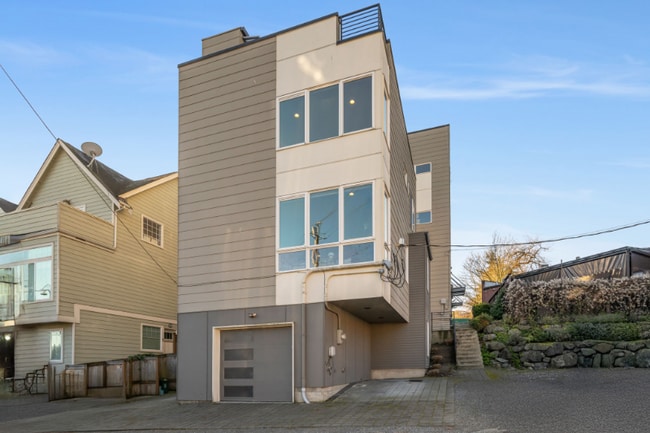 Photo - 8380 Loyal Way NW