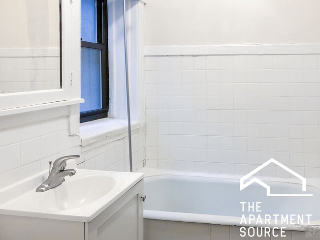 Photo - 2606 W Gunnison St Unit 2