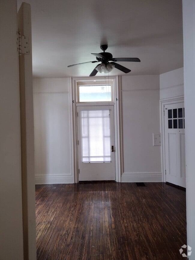 Building Photo - 206 W Embargo St Rental
