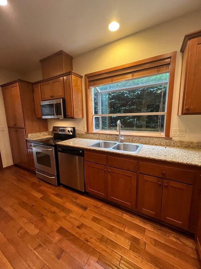 Photo - Three bedroom Townhome in Alderwood Townhomes Neighborhood