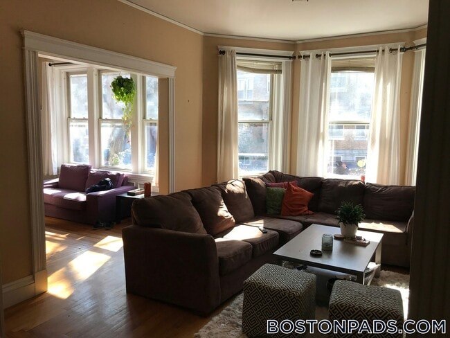 Building Photo - 21 Euston St