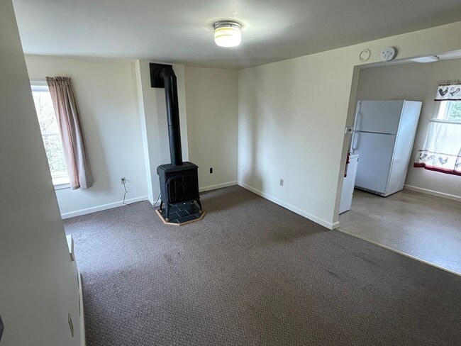 Photo - Upstairs 1 Bedroom, 1 Bathroom Apartment - Shippensburg, PA!
