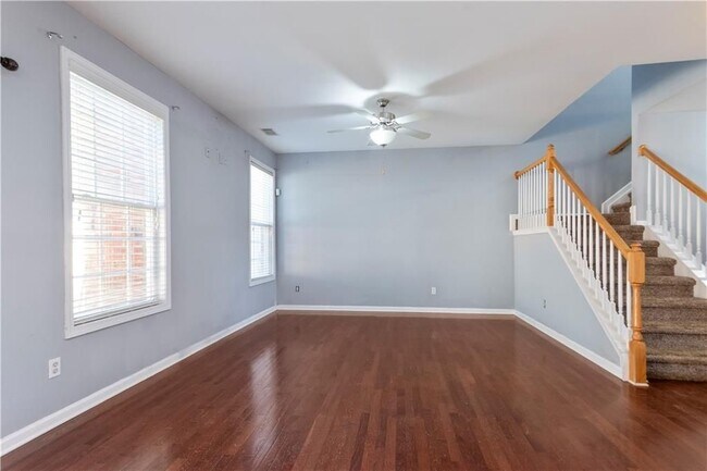Photo - 1126 Treymont Ln SW