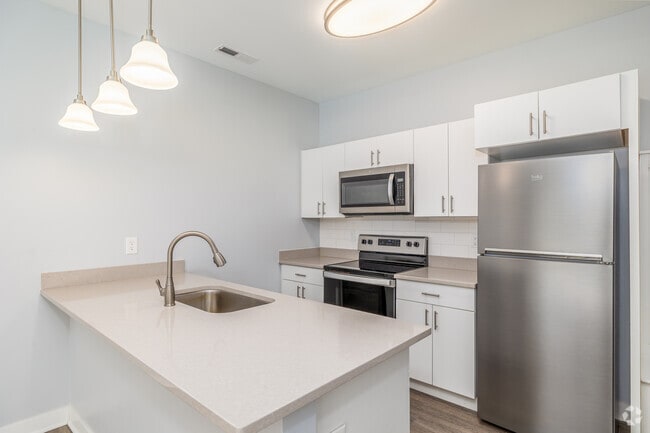 1BR, 1BA - 640SF -