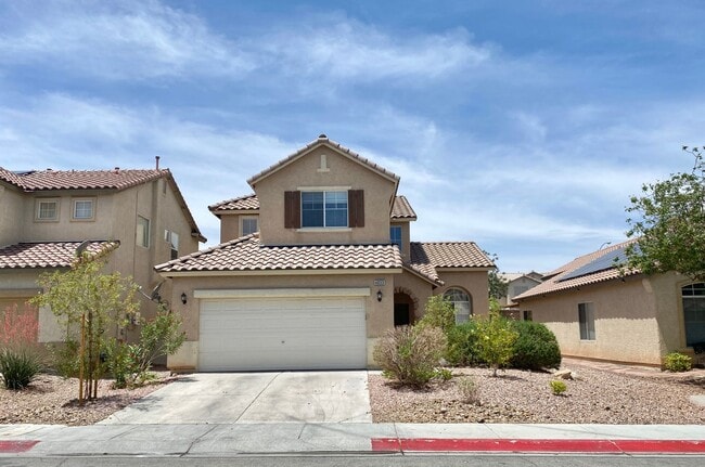Building Photo - Nice two-story single family house with 3 bedrooms and 2 baths
