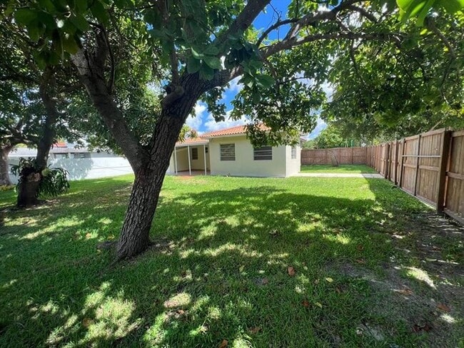 Photo - 875 Westward Dr