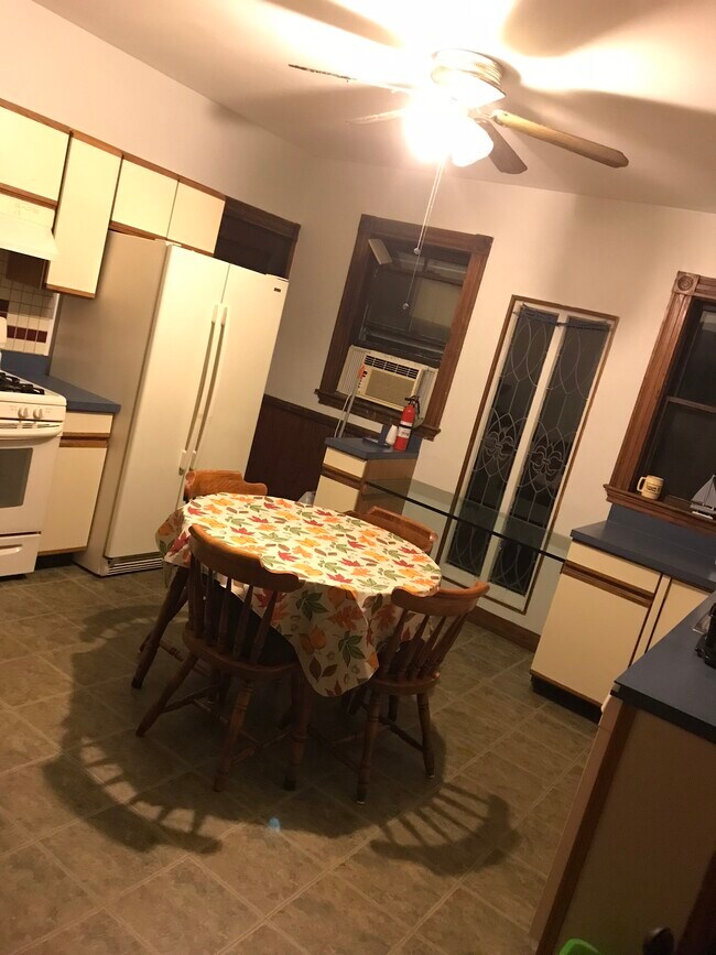 Building Photo - 73 Adams St Unit 3