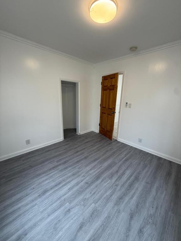 Building Photo - 818 9th St