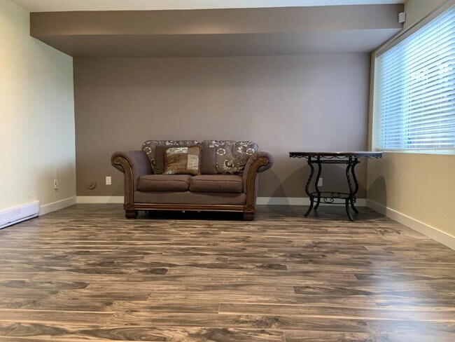 Photo - 2 bedroom in Coquitlam BC V3E 3H1