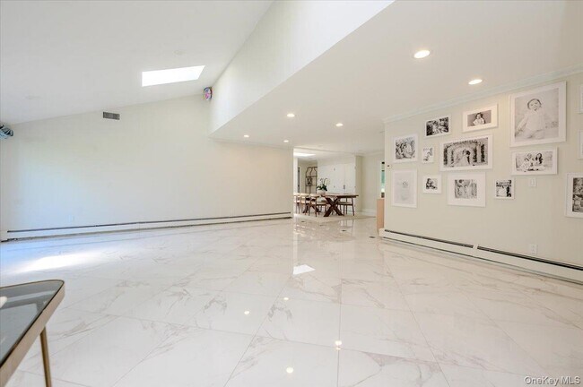 Photo - 70 Longfellow Rd