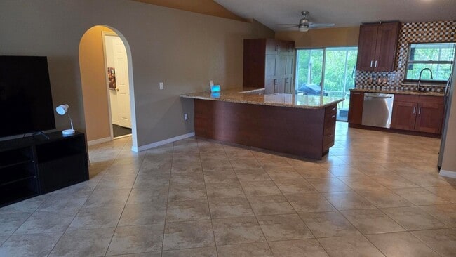 Photo - 2091 SW Villanova Rd