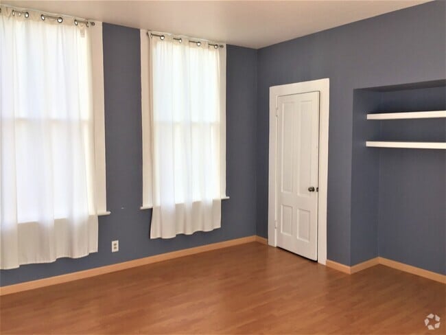 Building Photo - Available June lst!  Spacious, Light and A... Rental