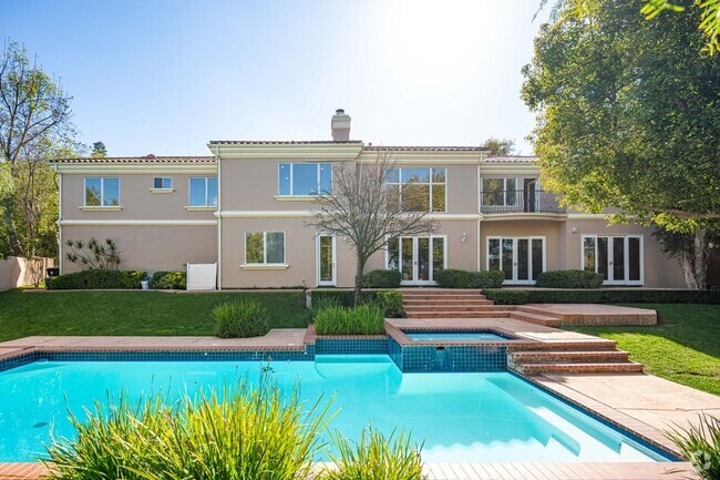 Building Photo - Elegant Dream Escape - Hills of Studio City Rental