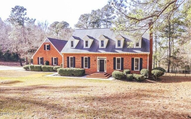 Photo - 809 Houndslake Dr