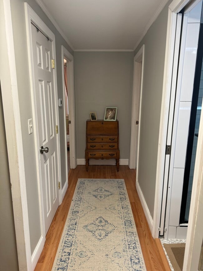 Photo - 23 Tiverton Pky