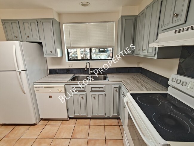 275 E Norma Ln