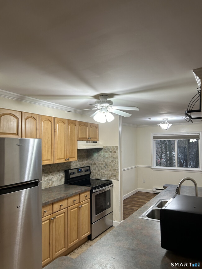 Photo - 14 Newtown Rd Unit B3