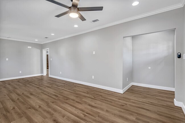 Photo - 430 N Hutcheson St
