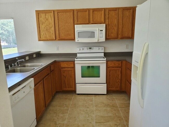 Photo - Greenbriar Location!  3 bedroom 2 bath 2 car garage! Unit 307 Urbana St