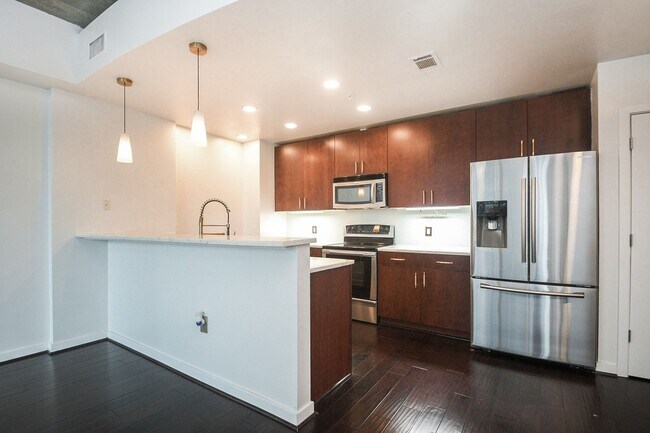 Photo - 5925 Almeda Rd Unit 10704