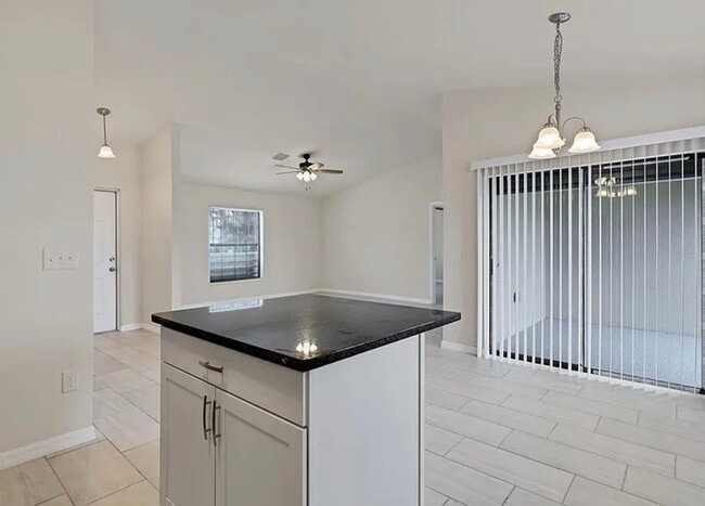 Photo - 116 SE 2nd Ave