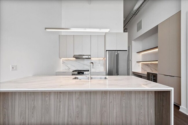 Photo - 728 Waukegan Rd