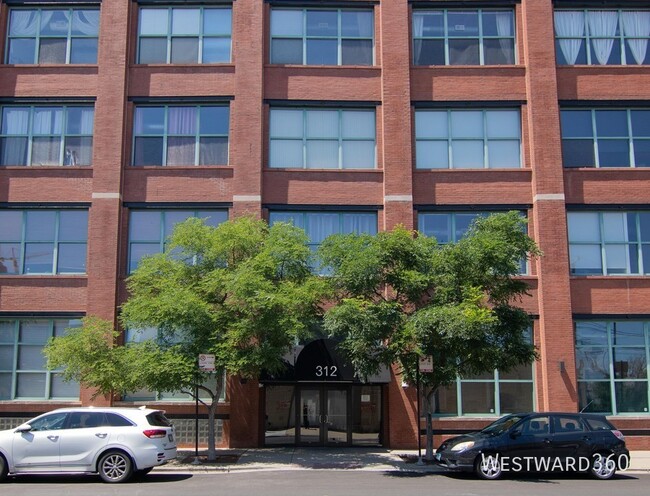 Photo - 312 N May St Condo Unit 4H