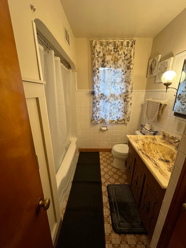 Photo - 220 E Wilbur Ave Apartamentos Unidad Lower