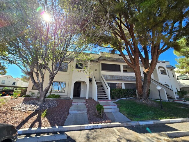 Building Photo - Renovated 2 Bedroom, 2 Bathroom Downstairs... Rental