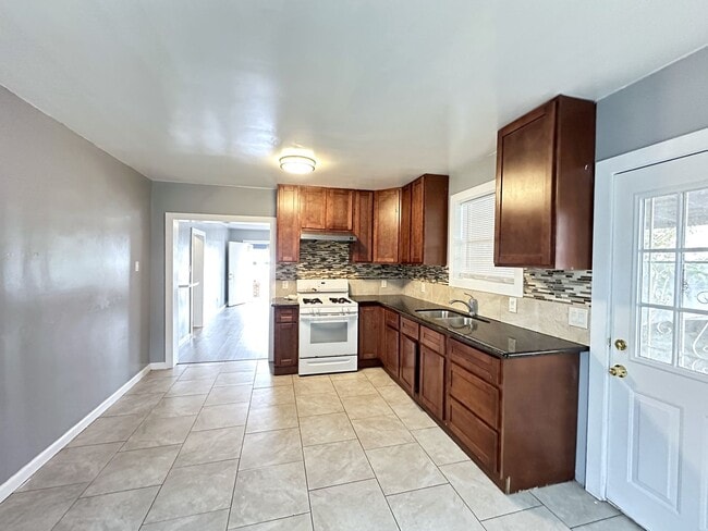 Photo - ~Lovely 2bdrm/2bath Newly Remodeled Home W/Washer&Dryer Hook Ups!