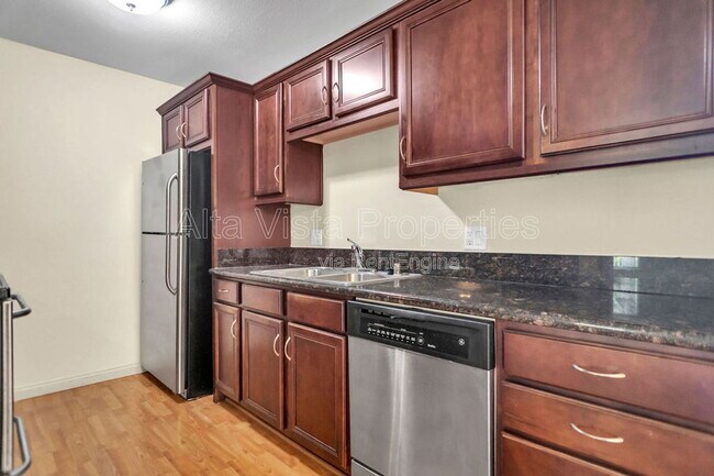 Photo - 5252 Orange Ave Unidad 323