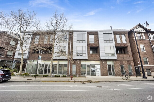 Building Photo - 2130 W North Ave Unit 202 Rental
