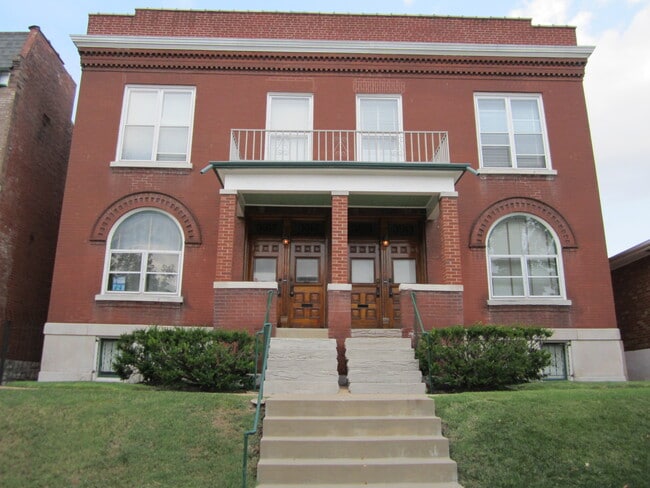 Front - 3913 Flad Ave Unit 3913