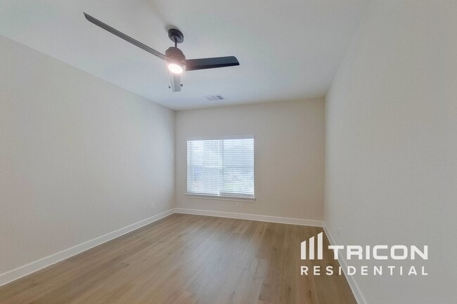 Photo - 1206 Dye Blvd