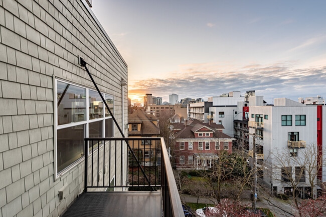 Montage-Mar2020-022