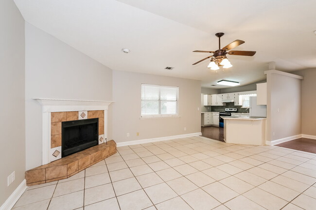 Photo - 831 Jefferson Dr SW