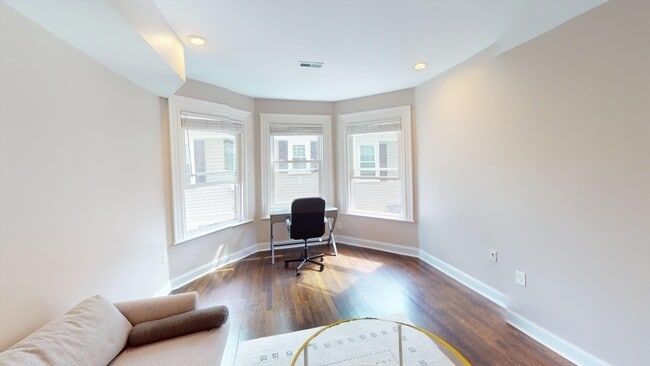 Photo - 7 Abbotsford St Unit 2