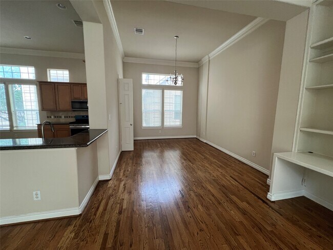 Photo - 5940 Kansas St