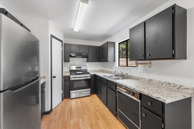 Photo - 1404 Deupree Dr