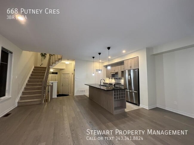 Photo - 668 Putney Cres