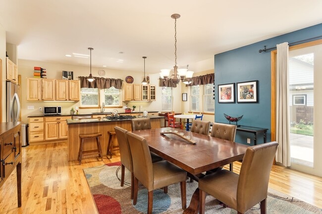 Photo - 408 Meadow Ct