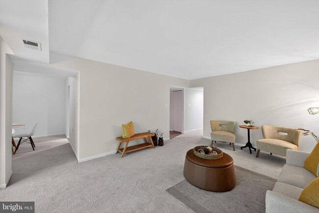 Photo - 1533 Northgate Square Unit 11B