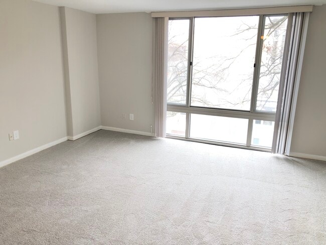 Living Room - 950 25th St NW Unit N707