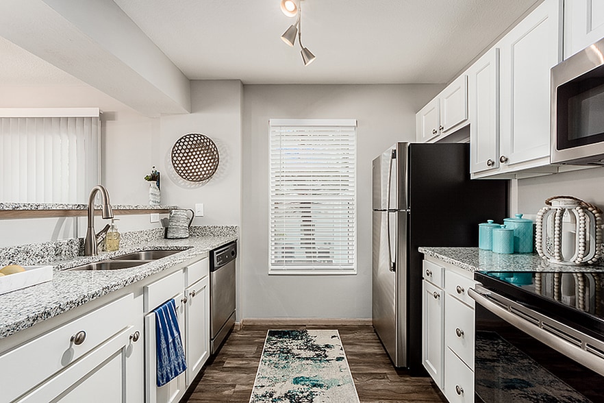 Updated Kitchen and Appliances